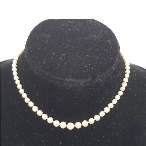 10k White Gold Graduated Knotted FW Pearl Neklace 6.8g - Picture 1 of 5